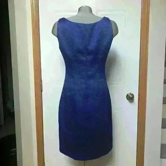 T Tahari Sheath Dress Sleeveless Knee Length  Zip Back Career Blue - Picture 11 of 11